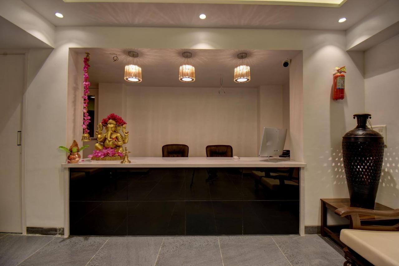 Elite Hotel Lonavla Zewnętrze zdjęcie