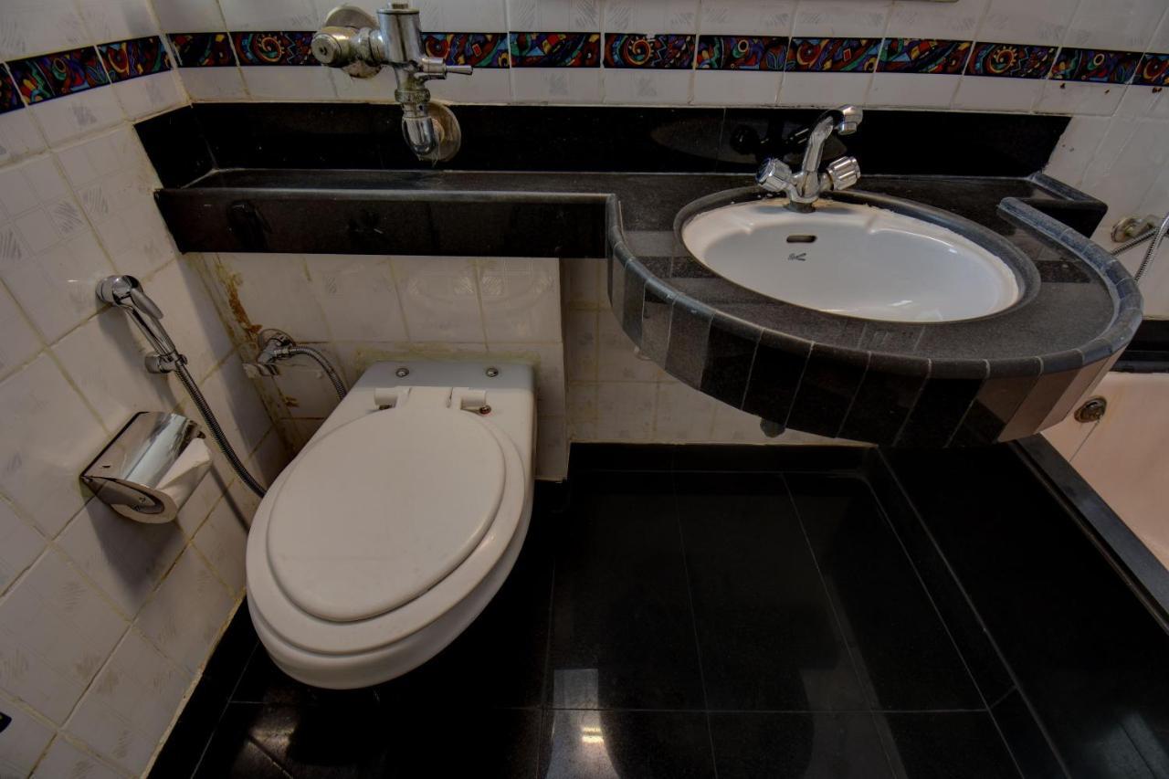 Elite Hotel Lonavla Zewnętrze zdjęcie