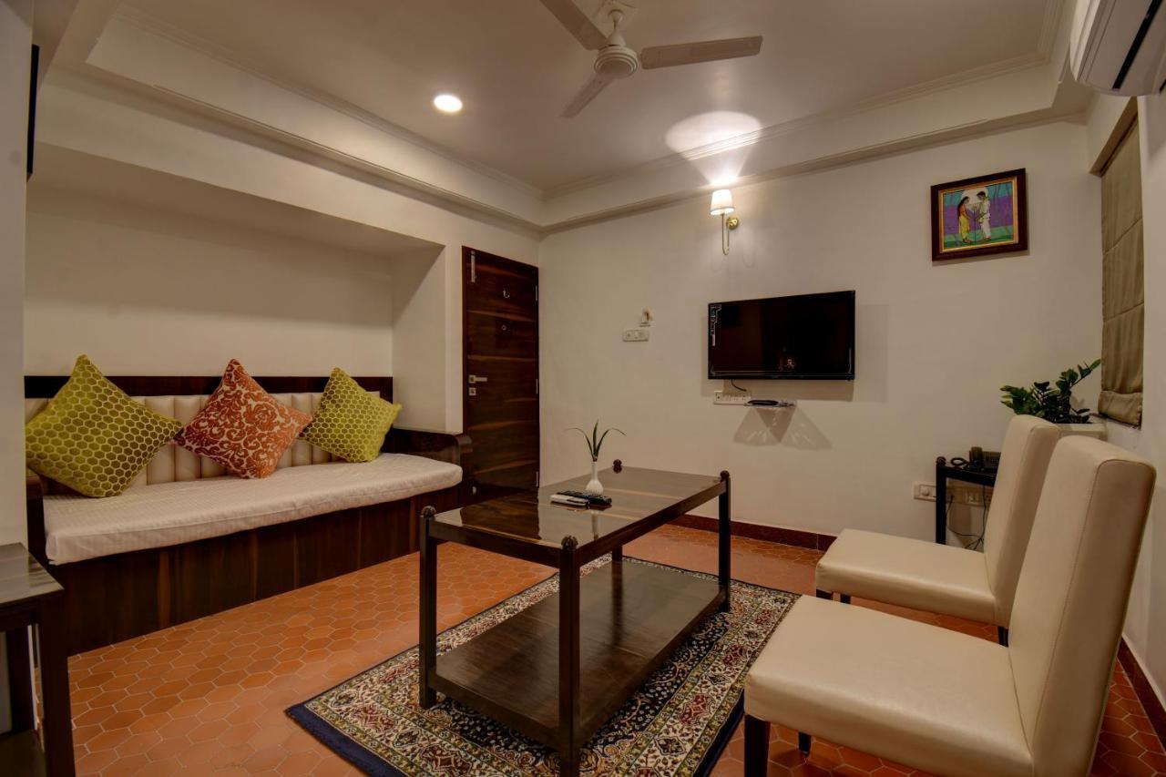 Elite Hotel Lonavla Zewnętrze zdjęcie