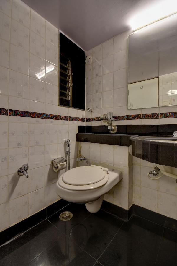 Elite Hotel Lonavla Zewnętrze zdjęcie