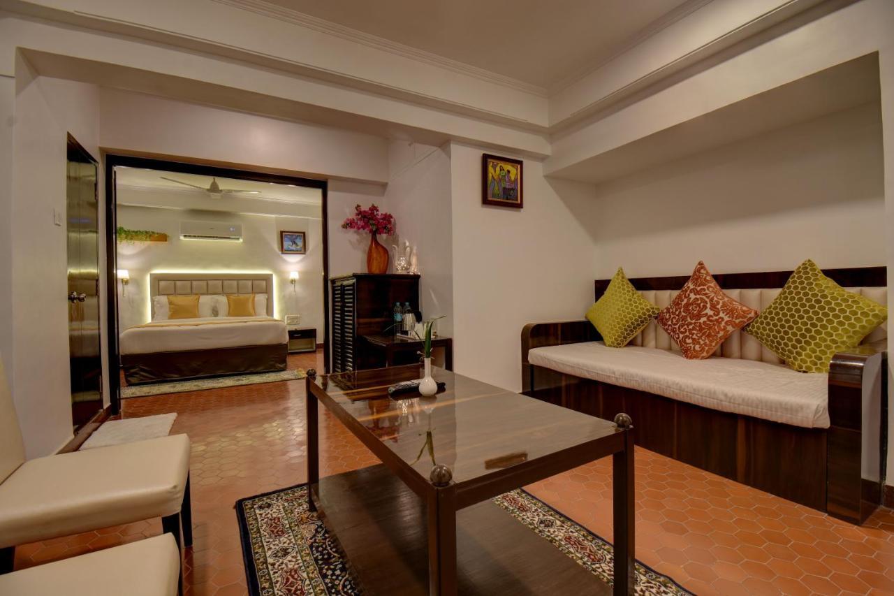 Elite Hotel Lonavla Zewnętrze zdjęcie