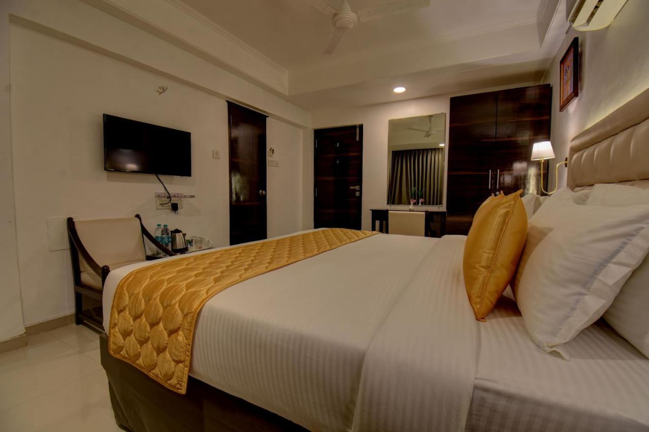 Elite Hotel Lonavla Zewnętrze zdjęcie