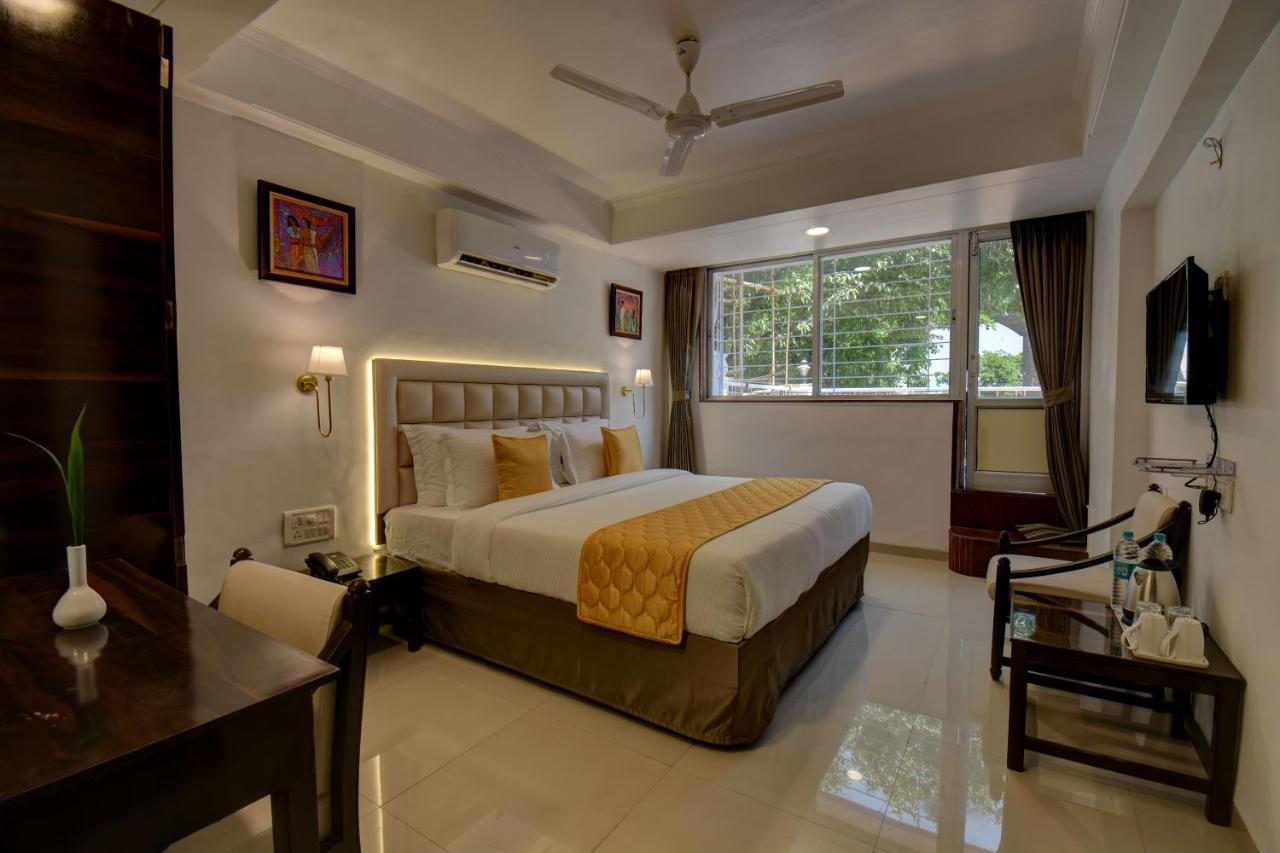 Elite Hotel Lonavla Zewnętrze zdjęcie