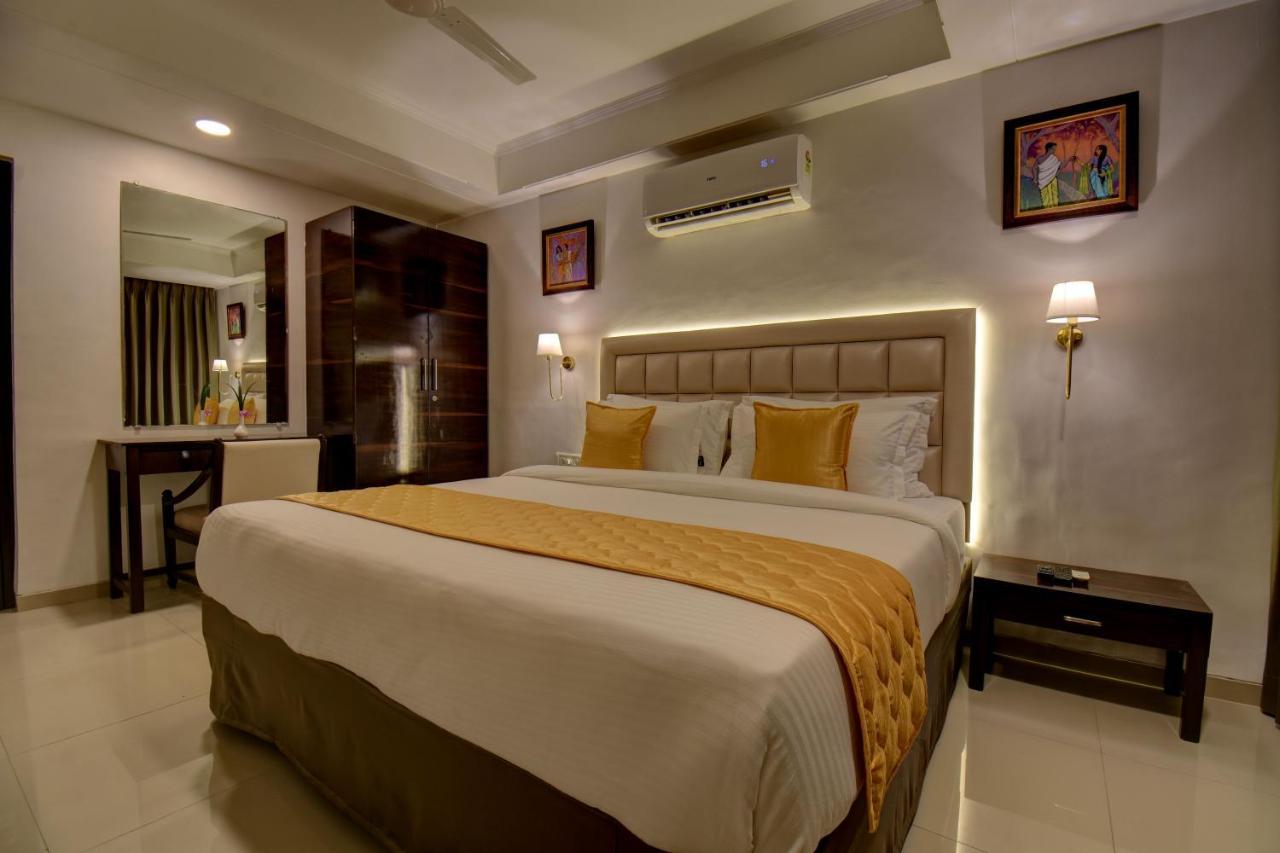 Elite Hotel Lonavla Zewnętrze zdjęcie
