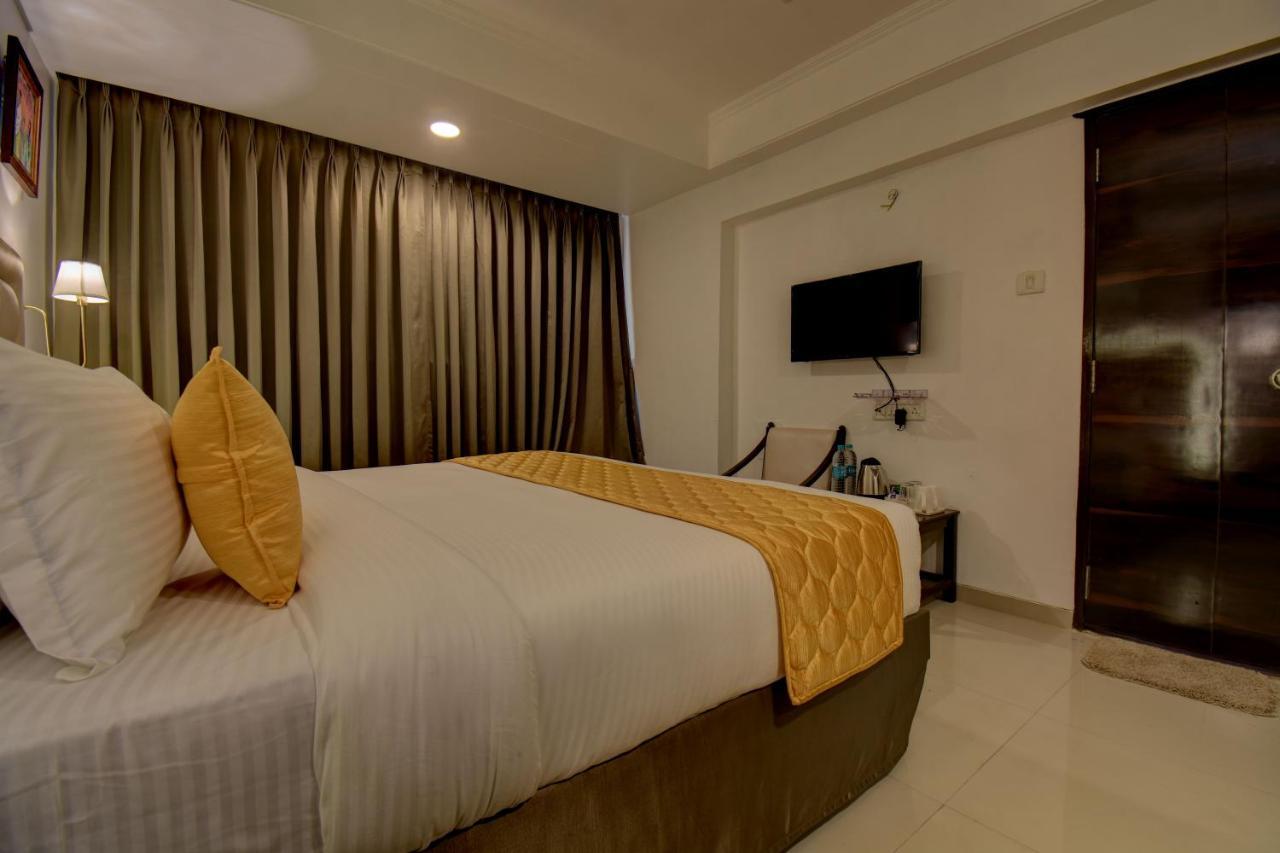 Elite Hotel Lonavla Zewnętrze zdjęcie