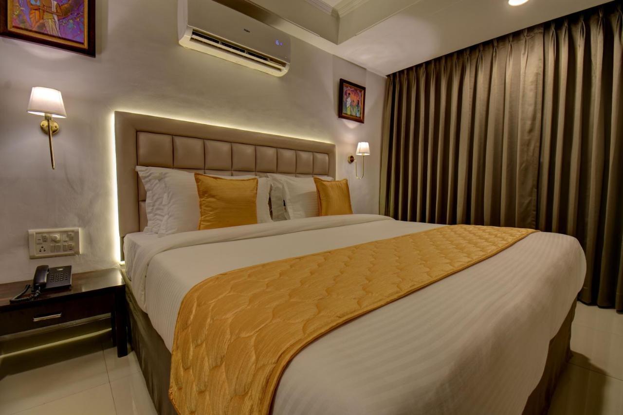 Elite Hotel Lonavla Zewnętrze zdjęcie