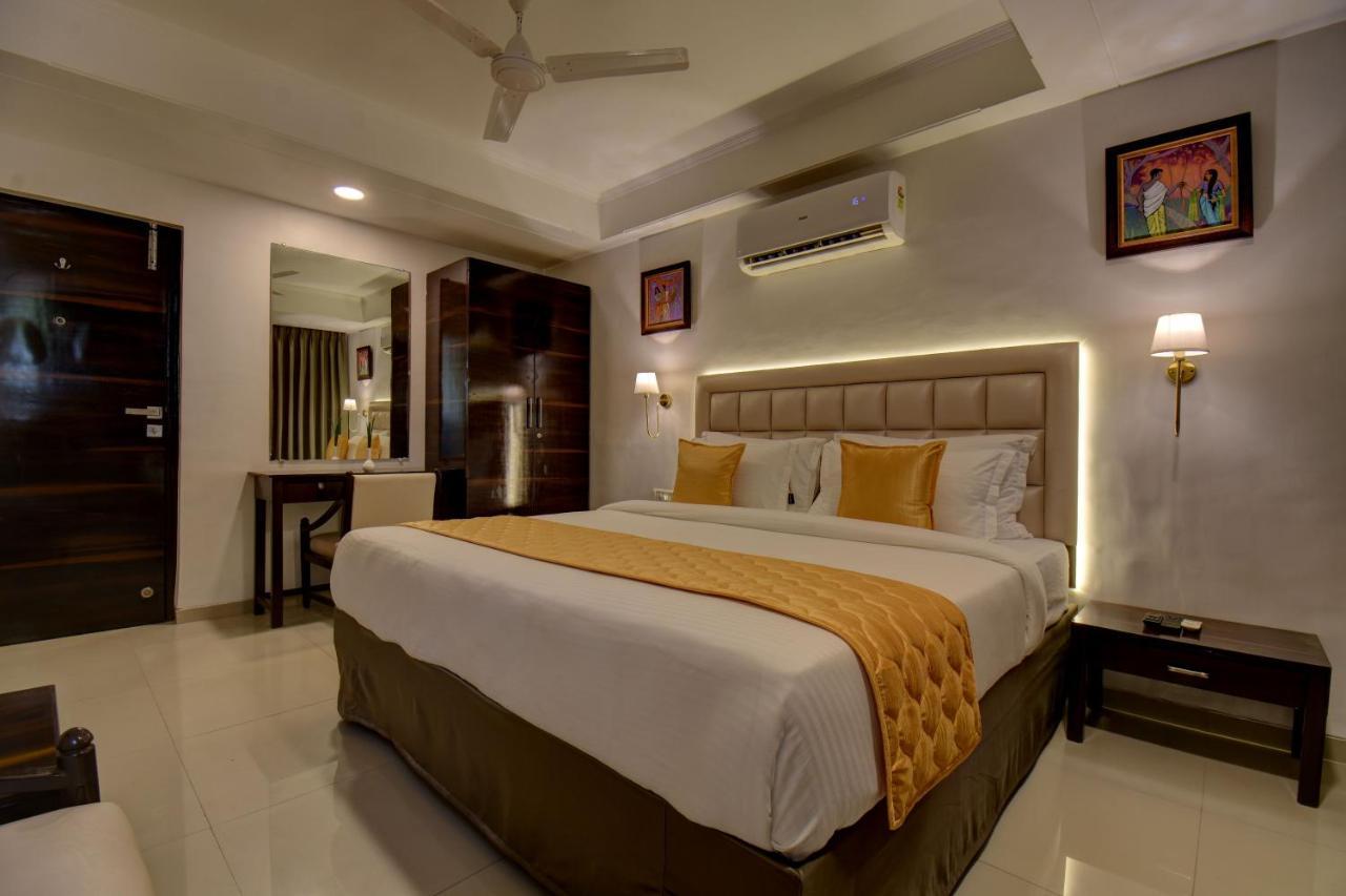 Elite Hotel Lonavla Zewnętrze zdjęcie