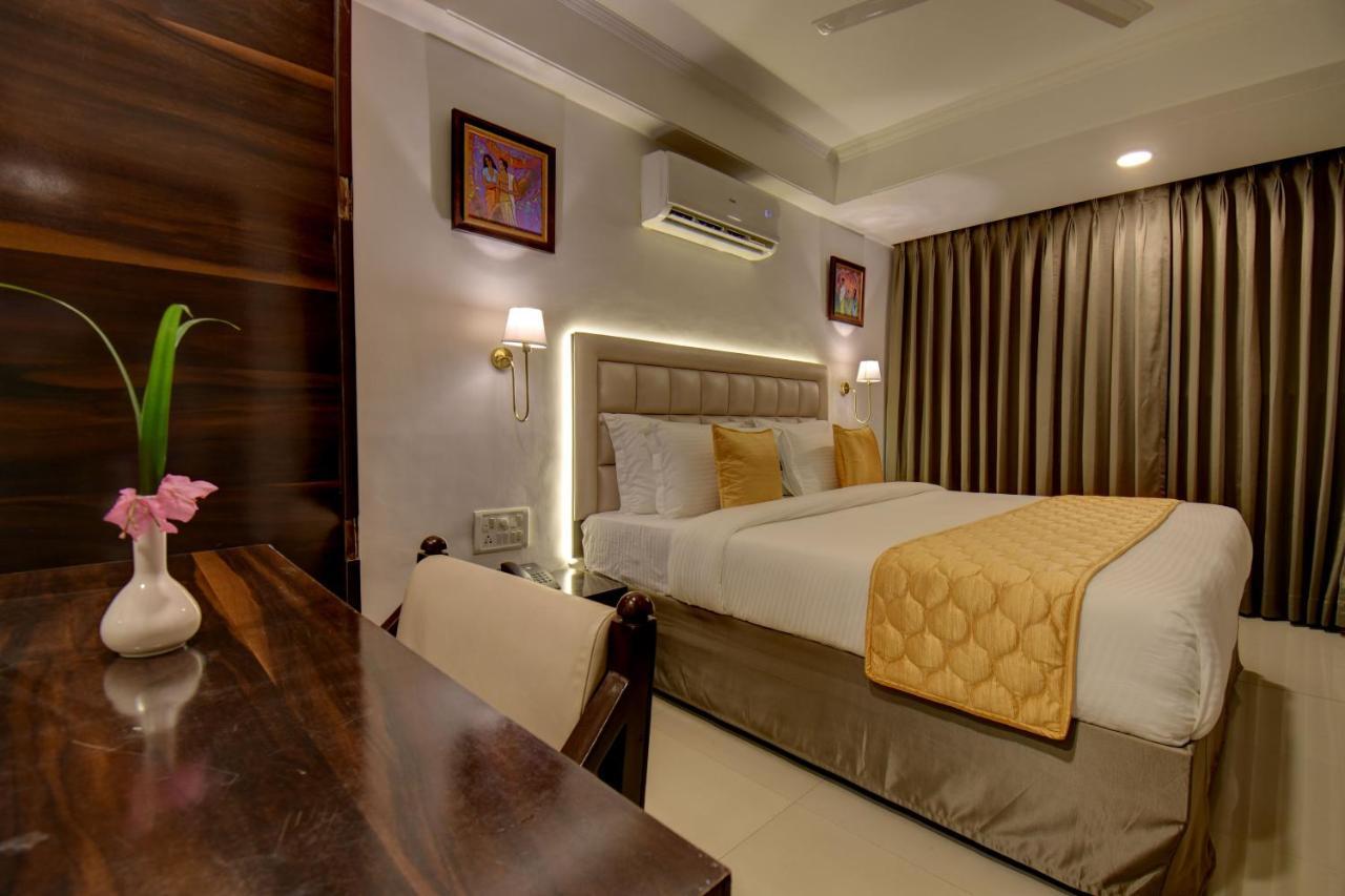 Elite Hotel Lonavla Zewnętrze zdjęcie