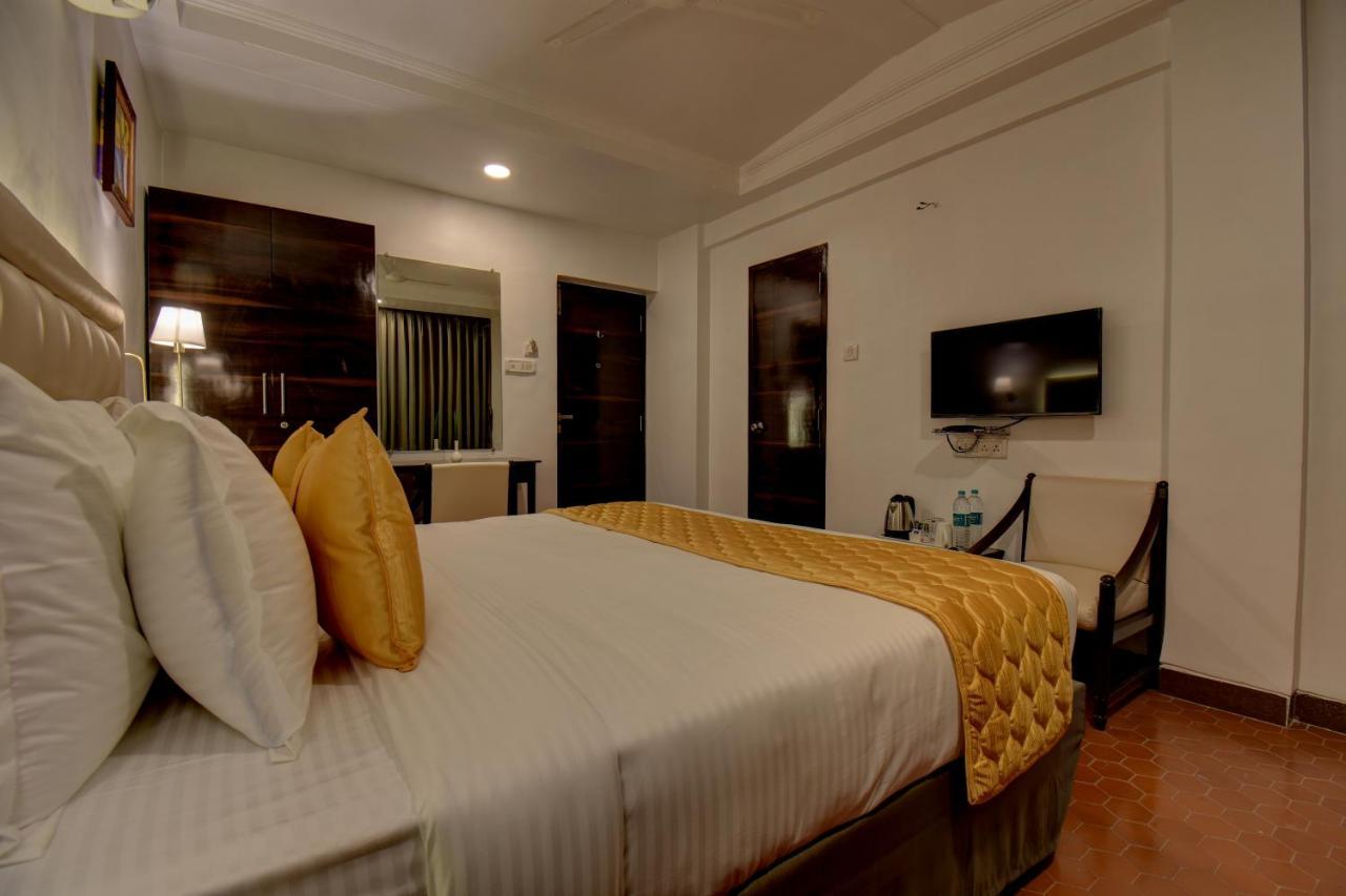 Elite Hotel Lonavla Zewnętrze zdjęcie